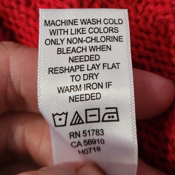 Maurices Red Knit Cable Sweater Top Women's XL Crew Neck Holiday Winter Classic - Picture 6 of 8